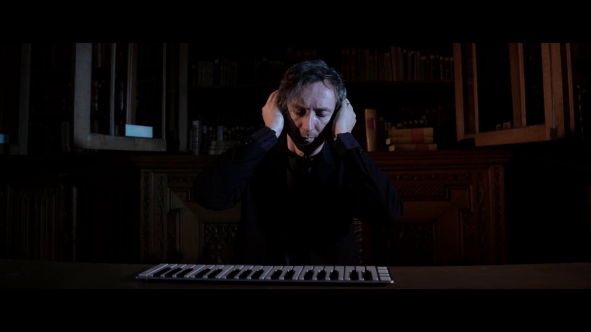 Hauschka | Familiar Things Disappear | Mareike Foecking